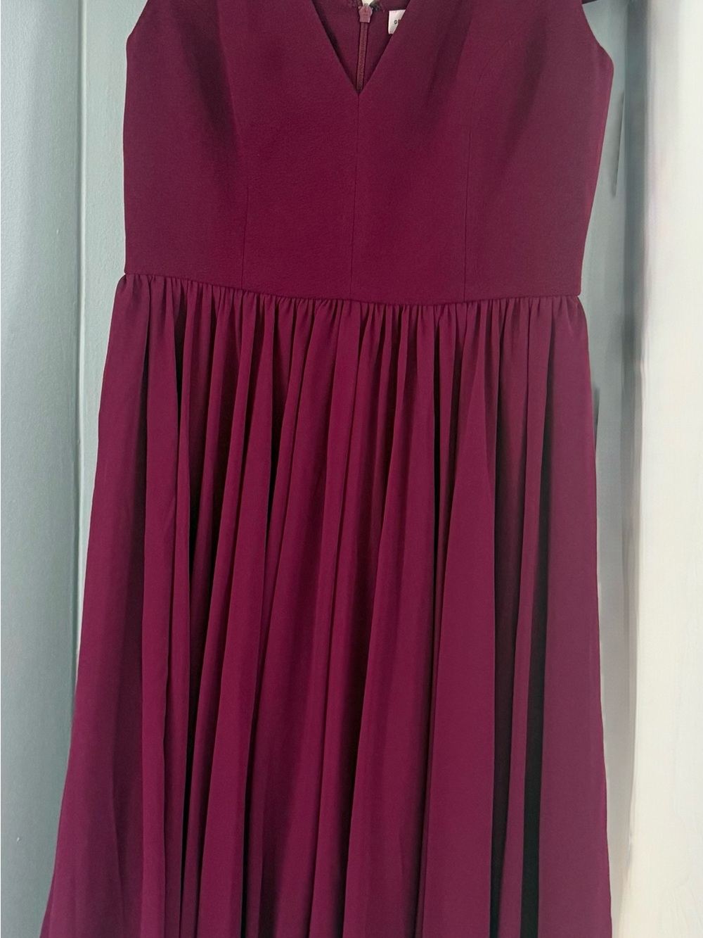 Dress the Population Plum V-Neck Fit & Flare Midi Dress - Picture 7 of 7